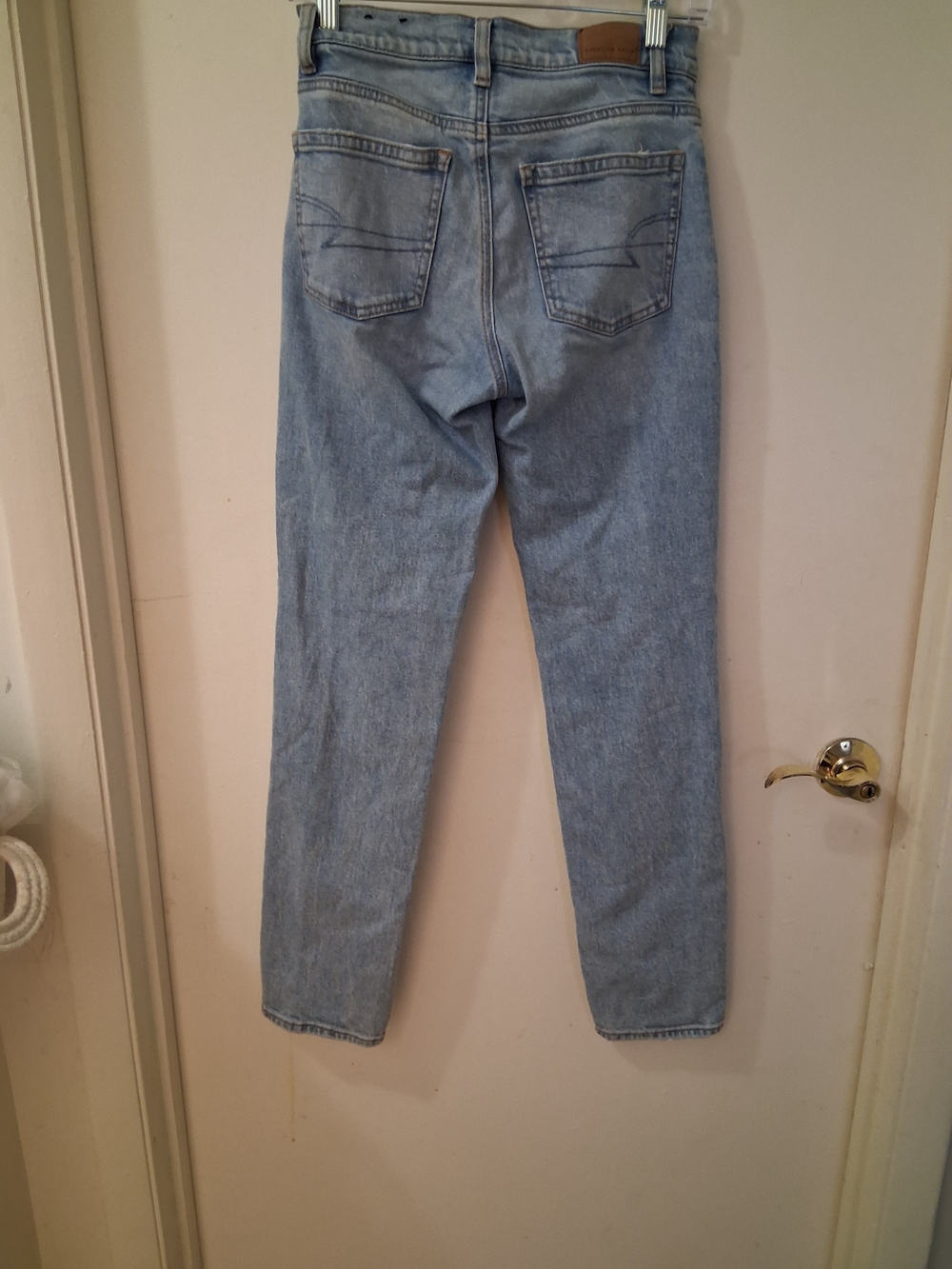 American Eagle Light Blue Super High-Rise Straight Jeans - Picture 4 of 9